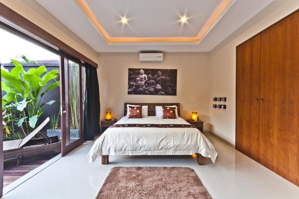 Gayatri * Seminyak (Bali)